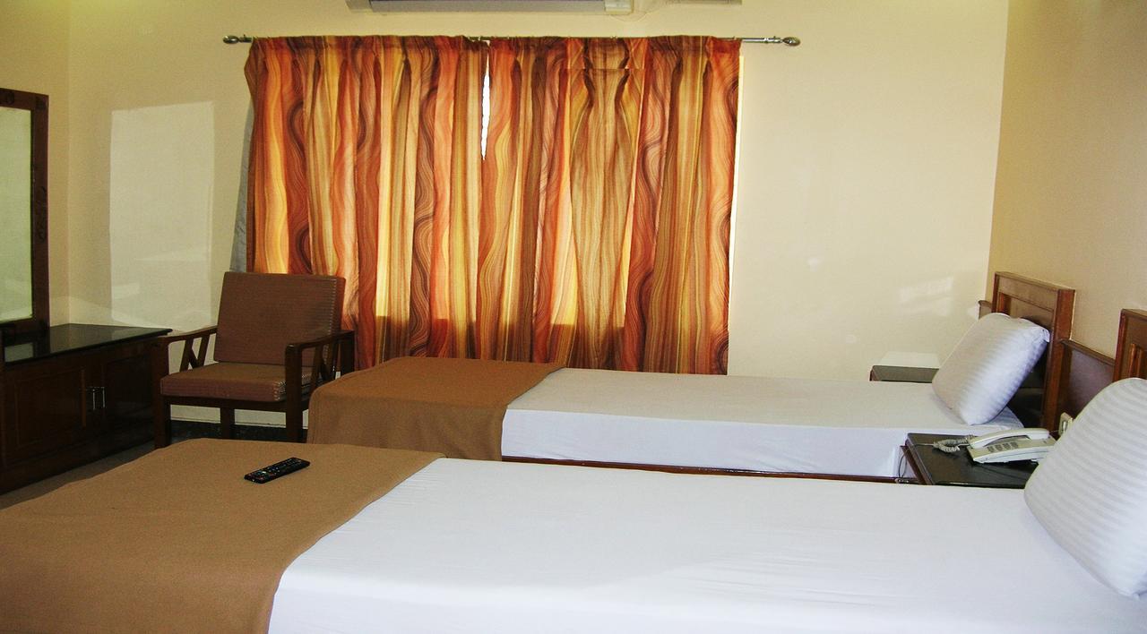 Athidhi Residency Hotell Tirupati Exteriör bild