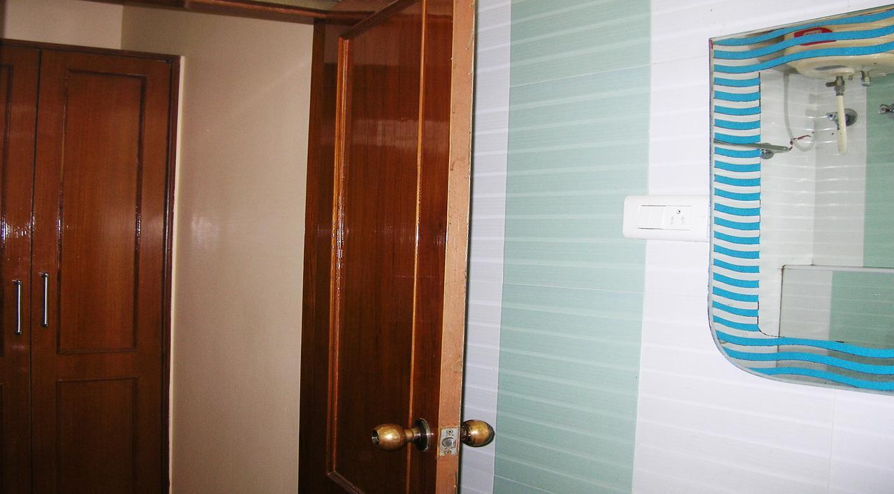 Athidhi Residency Hotell Tirupati Exteriör bild