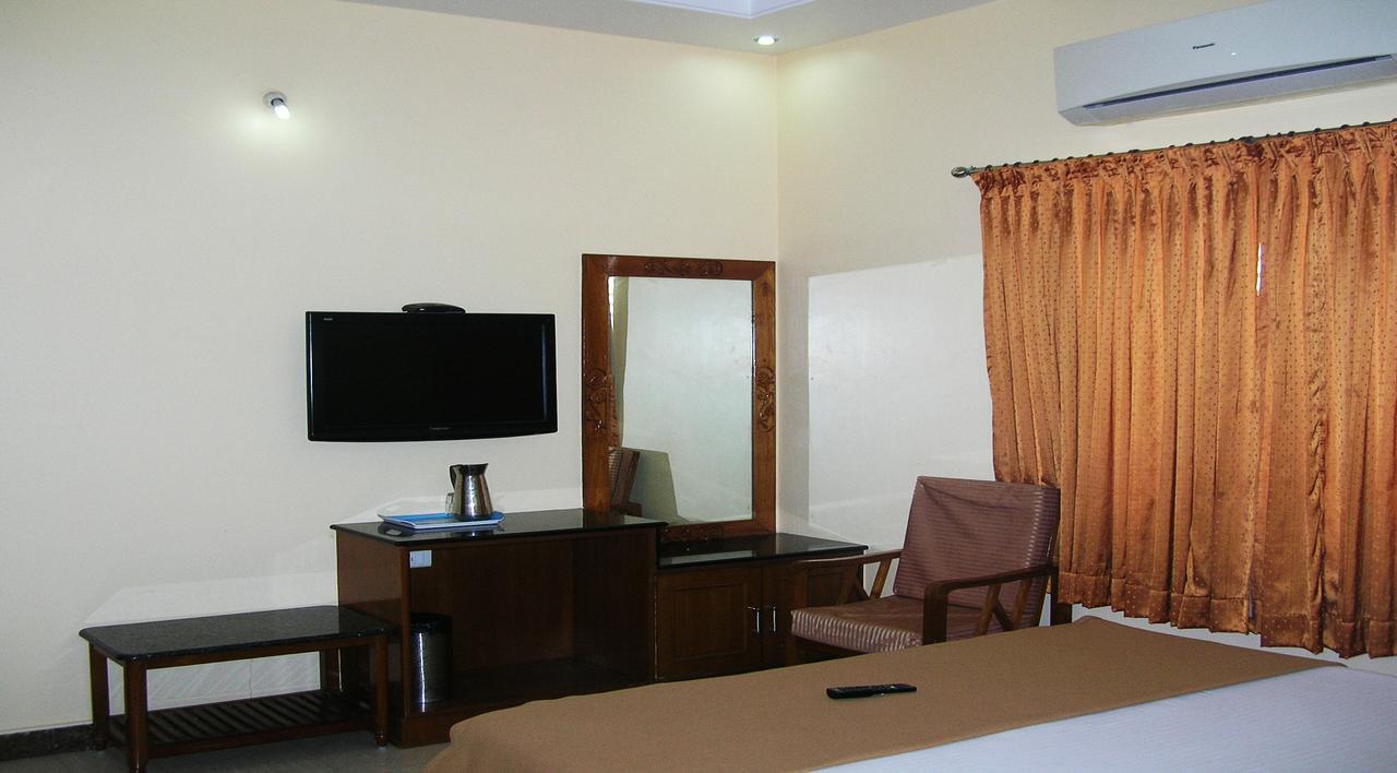Athidhi Residency Hotell Tirupati Exteriör bild