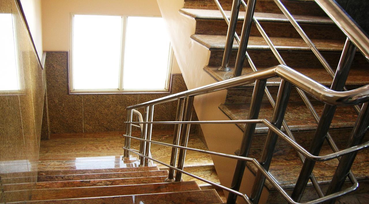 Athidhi Residency Hotell Tirupati Exteriör bild